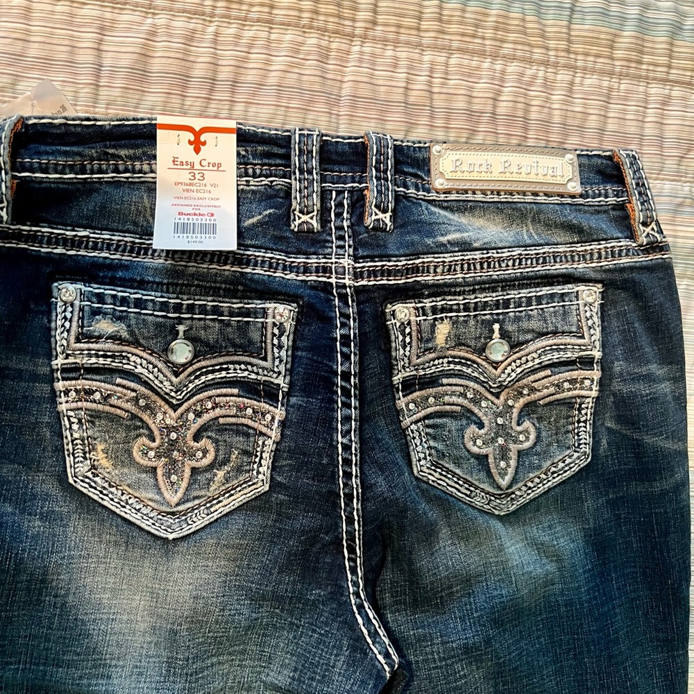 Rock Revival Jean Crops, Size 33
